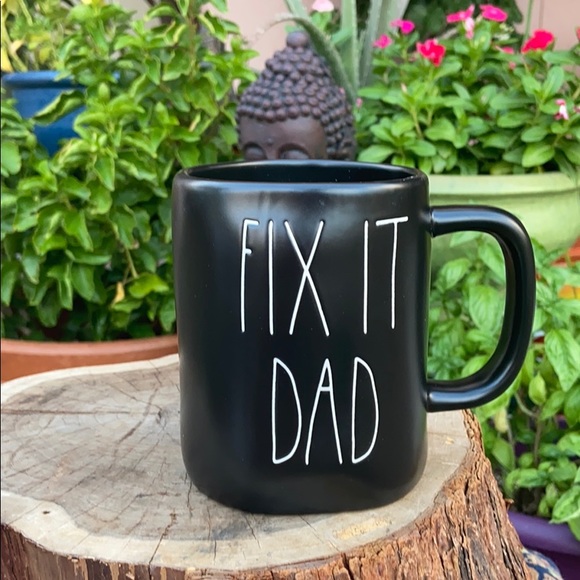 🔨 NEW Rae Dunn “FIX IT DAD” Coffee / Tea Mug 👨 - Picture 1 of 6